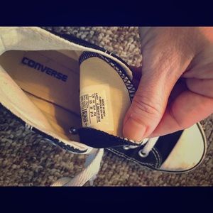 Size 3 youth converse fits women size 5 like new